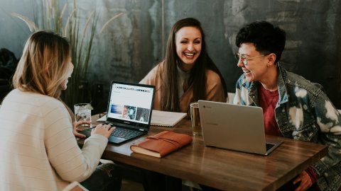 Streamlining Sales Pipelines with AI Workflows